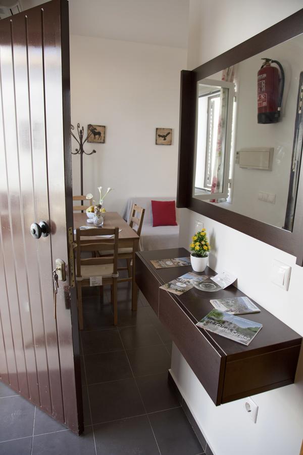 Apartamentos Puerta Sierra Puerto Serrano Esterno foto
