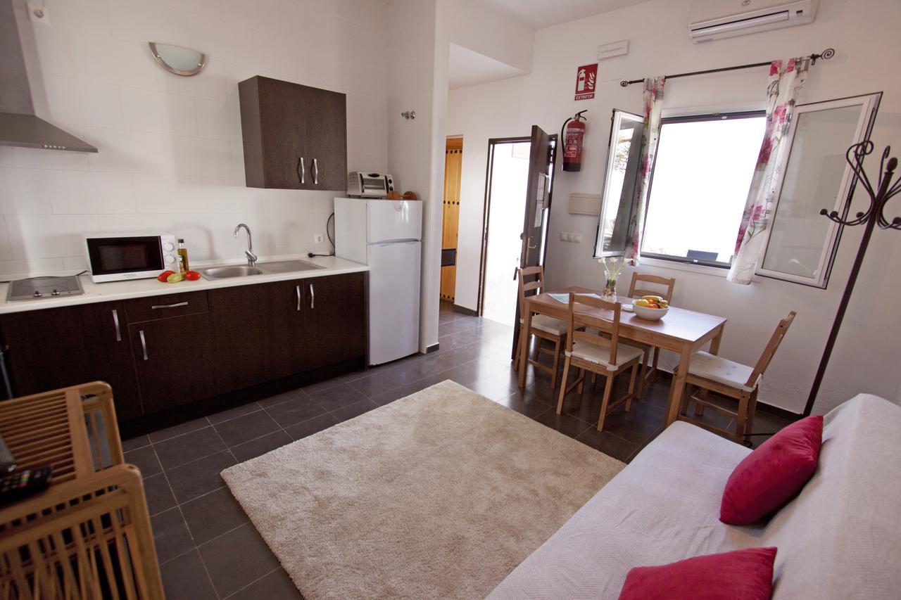 Apartamentos Puerta Sierra Puerto Serrano Esterno foto